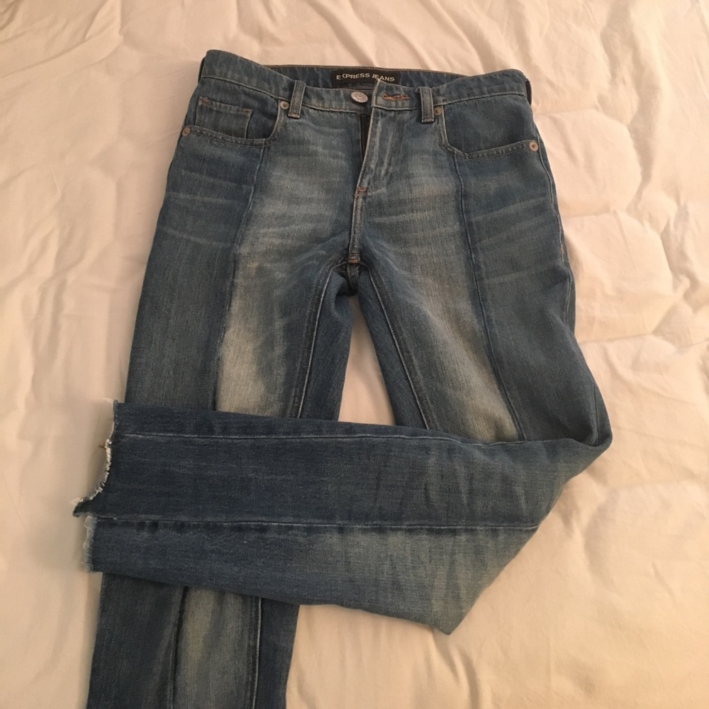 jeans 0r but it's very big